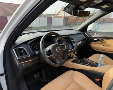 Белый Вольво ХС90, объемом двигателя 2 л и пробегом 160 тыс. км за 17000 $, фото 5 на Automoto.ua