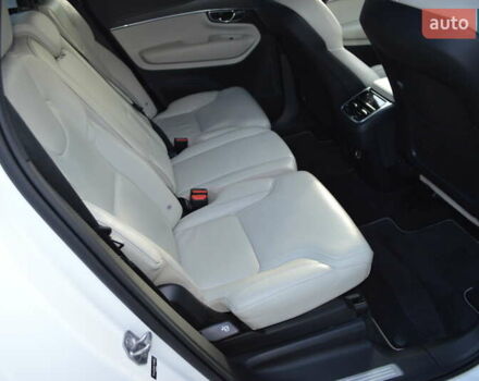 Белый Вольво ХС90, объемом двигателя 1.97 л и пробегом 102 тыс. км за 41000 $, фото 49 на Automoto.ua