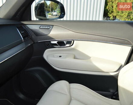 Белый Вольво ХС90, объемом двигателя 1.97 л и пробегом 102 тыс. км за 41000 $, фото 41 на Automoto.ua