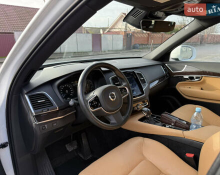 Белый Вольво ХС90, объемом двигателя 0 л и пробегом 160 тыс. км за 29500 $, фото 4 на Automoto.ua