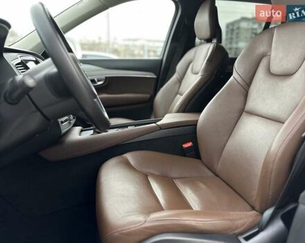 Белый Вольво ХС90, объемом двигателя 1.97 л и пробегом 153 тыс. км за 29999 $, фото 16 на Automoto.ua