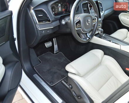 Белый Вольво ХС90, объемом двигателя 1.97 л и пробегом 102 тыс. км за 41000 $, фото 45 на Automoto.ua