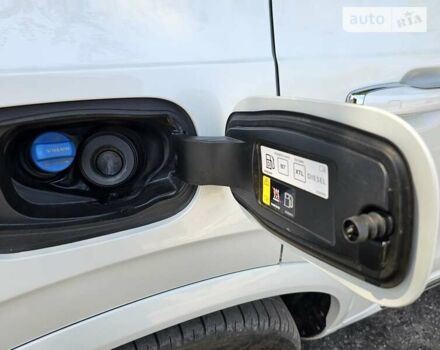 Белый Вольво ХС90, объемом двигателя 1.97 л и пробегом 180 тыс. км за 41500 $, фото 55 на Automoto.ua