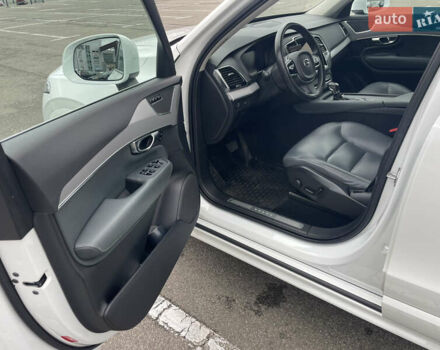 Белый Вольво ХС90, объемом двигателя 1.97 л и пробегом 178 тыс. км за 40500 $, фото 12 на Automoto.ua