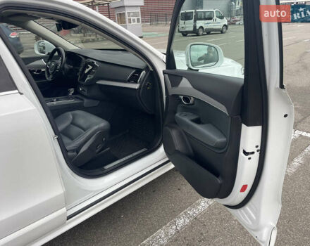 Белый Вольво ХС90, объемом двигателя 1.97 л и пробегом 178 тыс. км за 40500 $, фото 6 на Automoto.ua