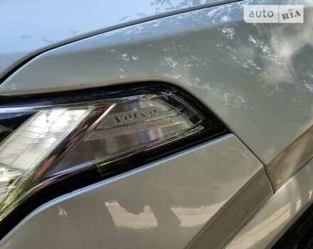 Белый Вольво ХС90, объемом двигателя 1.97 л и пробегом 180 тыс. км за 41500 $, фото 1 на Automoto.ua