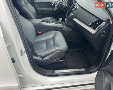 Белый Вольво ХС90, объемом двигателя 1.97 л и пробегом 178 тыс. км за 40500 $, фото 7 на Automoto.ua