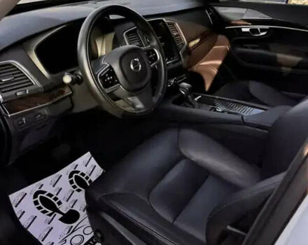 Белый Вольво ХС90, объемом двигателя 1.97 л и пробегом 140 тыс. км за 36900 $, фото 7 на Automoto.ua