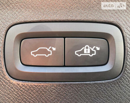 Белый Вольво ХС90, объемом двигателя 2 л и пробегом 33 тыс. км за 39900 $, фото 7 на Automoto.ua