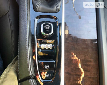 Белый Вольво ХС90, объемом двигателя 2 л и пробегом 33 тыс. км за 39900 $, фото 22 на Automoto.ua