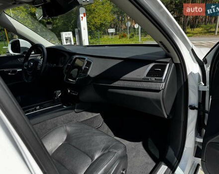 Вольво ХС90 2019 в Киеве на Automoto.ua Белый Вольво ХС90, объемом двигателя 2 л и пробегом 50 тыс. км за 44900 $, фото 13 на Automoto.ua