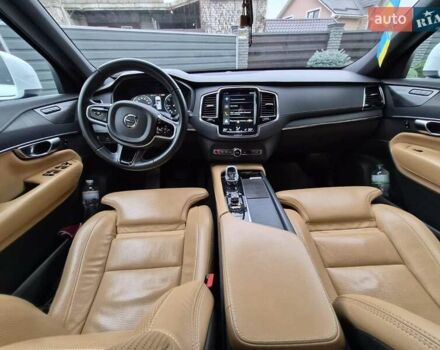 Білий Вольво ХС90, об'ємом двигуна 1.97 л та пробігом 105 тис. км за 41555 $, фото 7 на Automoto.ua