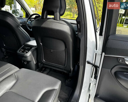 Вольво ХС90 2019 в Киеве на Automoto.ua Белый Вольво ХС90, объемом двигателя 2 л и пробегом 50 тыс. км за 44900 $, фото 12 на Automoto.ua