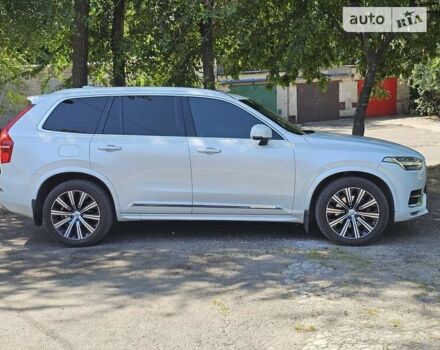 Белый Вольво ХС90, объемом двигателя 1.97 л и пробегом 180 тыс. км за 41500 $, фото 3 на Automoto.ua