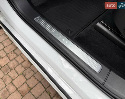 Белый Вольво ХС90, объемом двигателя 2 л и пробегом 145 тыс. км за 38400 $, фото 88 на Automoto.ua