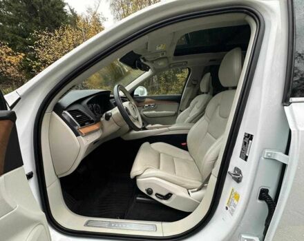 Белый Вольво ХС90, объемом двигателя 2 л и пробегом 46 тыс. км за 28000 $, фото 5 на Automoto.ua