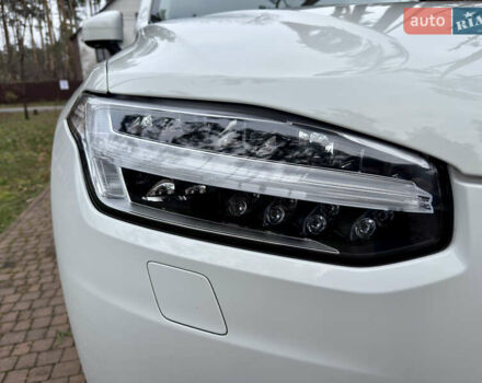 Белый Вольво ХС90, объемом двигателя 2 л и пробегом 145 тыс. км за 38400 $, фото 68 на Automoto.ua