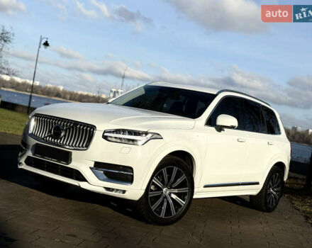 Белый Вольво ХС90, объемом двигателя 1.97 л и пробегом 105 тыс. км за 43500 $, фото 2 на Automoto.ua