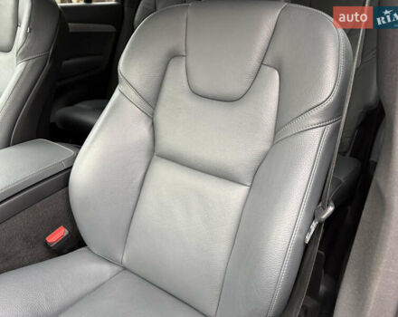 Белый Вольво ХС90, объемом двигателя 2 л и пробегом 145 тыс. км за 38400 $, фото 95 на Automoto.ua