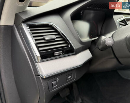 Белый Вольво ХС90, объемом двигателя 2 л и пробегом 145 тыс. км за 38400 $, фото 89 на Automoto.ua