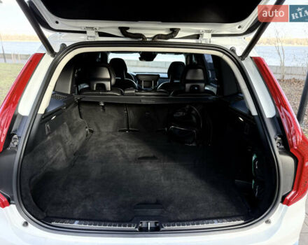 Белый Вольво ХС90, объемом двигателя 1.97 л и пробегом 105 тыс. км за 43500 $, фото 50 на Automoto.ua