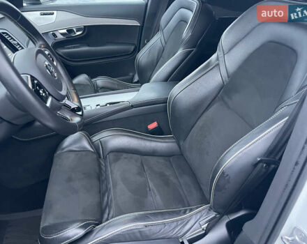 Белый Вольво ХС90, объемом двигателя 1.97 л и пробегом 98 тыс. км за 43500 $, фото 47 на Automoto.ua