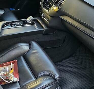 Вольво ХС90 2020 в Черновцах на Automoto.ua Белый Вольво ХС90, объемом двигателя 2 л и пробегом 111 тыс. км за 44000 $, фото 12 на Automoto.ua