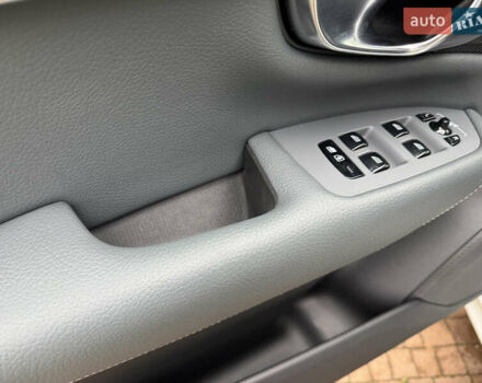 Белый Вольво ХС90, объемом двигателя 2 л и пробегом 145 тыс. км за 38400 $, фото 87 на Automoto.ua