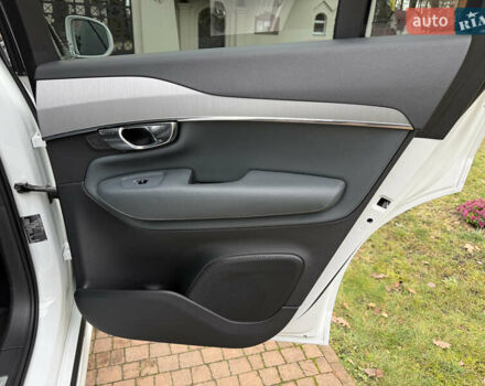 Белый Вольво ХС90, объемом двигателя 2 л и пробегом 145 тыс. км за 38400 $, фото 148 на Automoto.ua