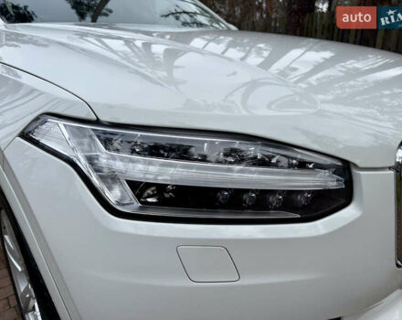 Белый Вольво ХС90, объемом двигателя 2 л и пробегом 145 тыс. км за 38400 $, фото 66 на Automoto.ua