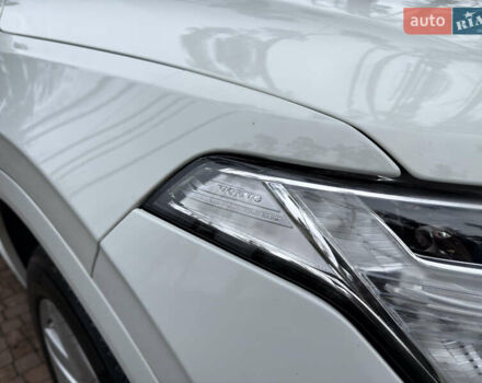 Белый Вольво ХС90, объемом двигателя 2 л и пробегом 145 тыс. км за 38400 $, фото 67 на Automoto.ua