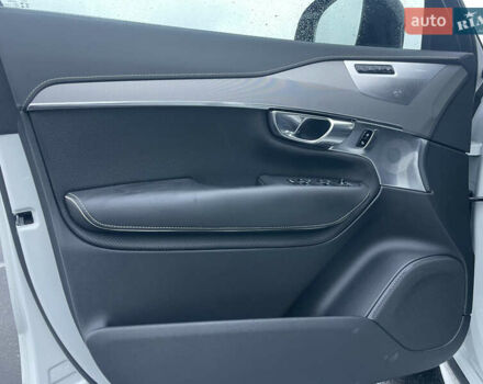 Белый Вольво ХС90, объемом двигателя 1.97 л и пробегом 98 тыс. км за 43500 $, фото 39 на Automoto.ua