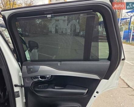 Белый Вольво ХС90, объемом двигателя 1.97 л и пробегом 117 тыс. км за 45500 $, фото 59 на Automoto.ua