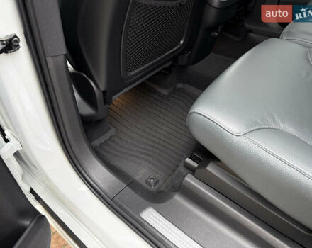 Белый Вольво ХС90, объемом двигателя 2 л и пробегом 145 тыс. км за 38400 $, фото 123 на Automoto.ua