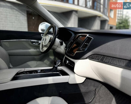 Вольво ХС90 2020 в Ивано-Франковске на Automoto.ua Белый Вольво ХС90, объемом двигателя 1.97 л и пробегом 82 тыс. км за 38500 $, фото 47 на Automoto.ua