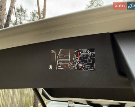 Белый Вольво ХС90, объемом двигателя 2 л и пробегом 145 тыс. км за 38400 $, фото 136 на Automoto.ua