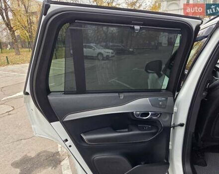 Белый Вольво ХС90, объемом двигателя 1.97 л и пробегом 117 тыс. км за 45500 $, фото 58 на Automoto.ua