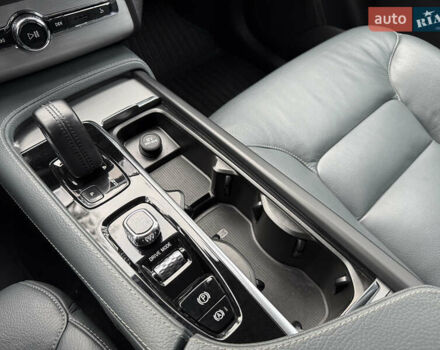 Белый Вольво ХС90, объемом двигателя 2 л и пробегом 145 тыс. км за 38400 $, фото 113 на Automoto.ua