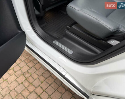 Белый Вольво ХС90, объемом двигателя 2 л и пробегом 145 тыс. км за 38400 $, фото 121 на Automoto.ua