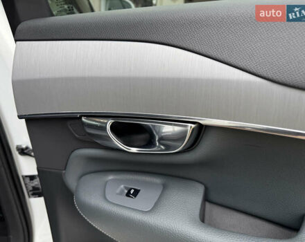 Белый Вольво ХС90, объемом двигателя 2 л и пробегом 145 тыс. км за 38400 $, фото 149 на Automoto.ua