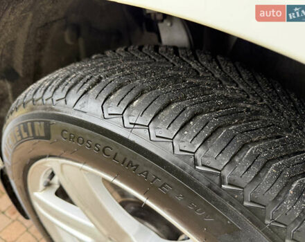 Белый Вольво ХС90, объемом двигателя 2 л и пробегом 145 тыс. км за 38400 $, фото 171 на Automoto.ua