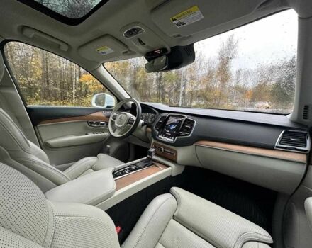 Белый Вольво ХС90, объемом двигателя 2 л и пробегом 46 тыс. км за 28000 $, фото 6 на Automoto.ua