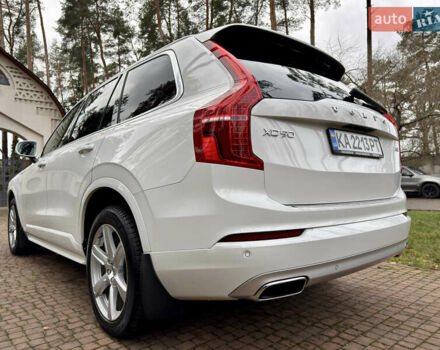 Белый Вольво ХС90, объемом двигателя 2 л и пробегом 145 тыс. км за 38400 $, фото 41 на Automoto.ua