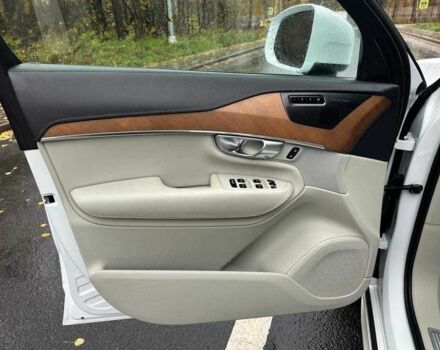 Белый Вольво ХС90, объемом двигателя 2 л и пробегом 46 тыс. км за 28000 $, фото 11 на Automoto.ua