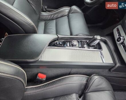 Белый Вольво ХС90, объемом двигателя 1.97 л и пробегом 117 тыс. км за 45500 $, фото 40 на Automoto.ua