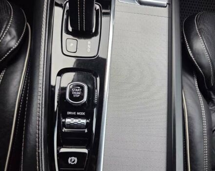 Белый Вольво ХС90, объемом двигателя 1.97 л и пробегом 117 тыс. км за 45500 $, фото 38 на Automoto.ua