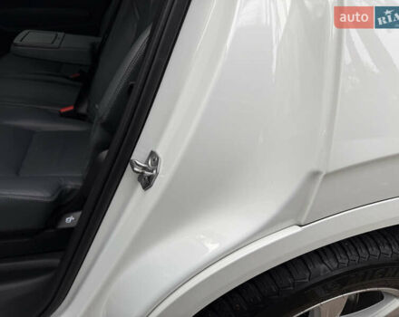 Белый Вольво ХС90, объемом двигателя 2 л и пробегом 145 тыс. км за 38400 $, фото 122 на Automoto.ua