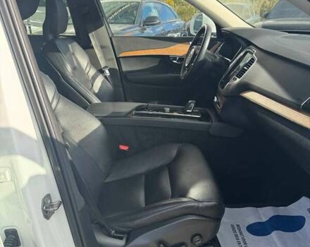 Белый Вольво ХС90, объемом двигателя 1.97 л и пробегом 33 тыс. км за 39000 $, фото 20 на Automoto.ua