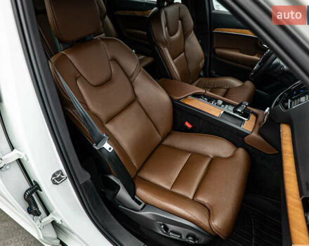 Белый Вольво ХС90, объемом двигателя 2 л и пробегом 111 тыс. км за 47030 $, фото 22 на Automoto.ua