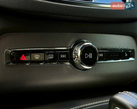 Вольво ХС90 2021 в Киеве на Automoto.ua Белый Вольво ХС90, объемом двигателя 2 л и пробегом 57 тыс. км за 45500 $, фото 28 на Automoto.ua